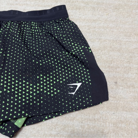Gymshark Women's Fluo Lime Active Graphic Shorts XS Black Green - Picture 2 of 7